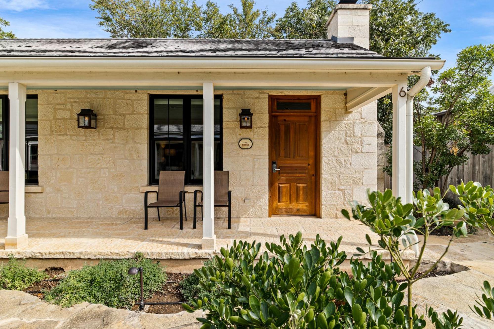 Blacksmith Quarters Fredericksburg Exterior photo