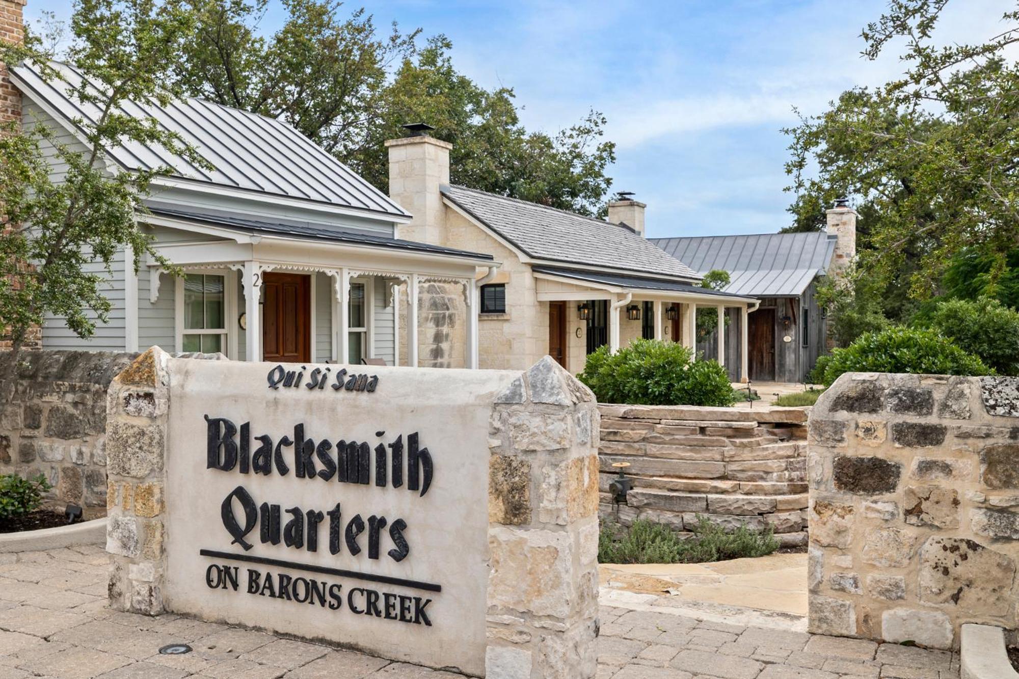 Blacksmith Quarters Fredericksburg Exterior photo