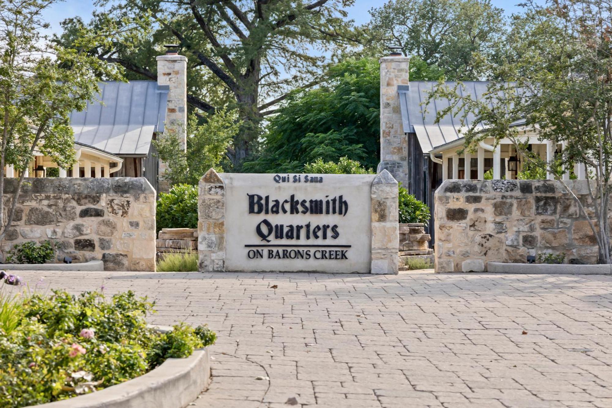 Blacksmith Quarters Fredericksburg Exterior photo
